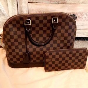 GORGEOUS LOUIS VUITTON ALMA MM AND ZIPPY ORGANIZER